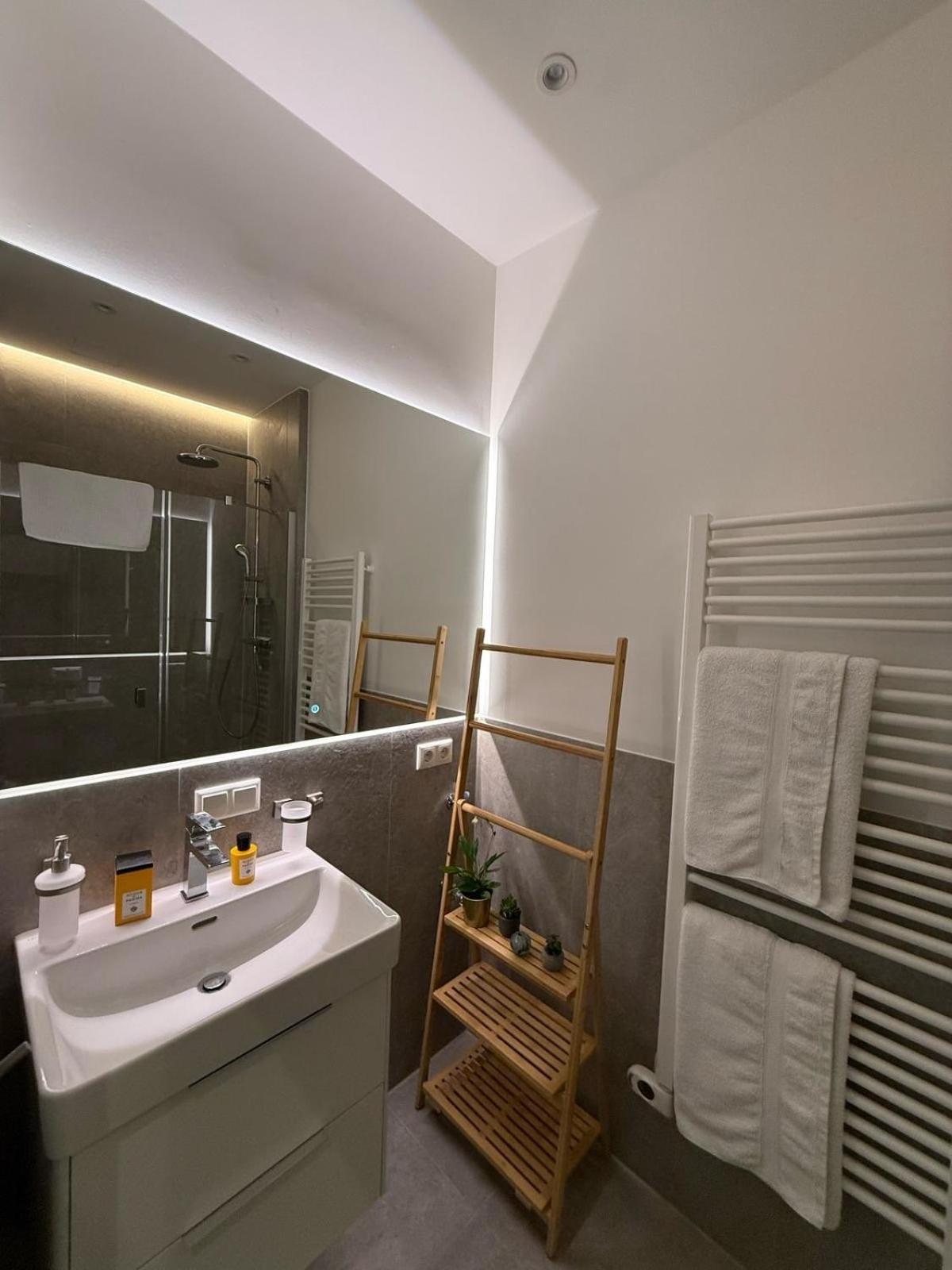 Beckhomes Munich, New, 2br With Terrace