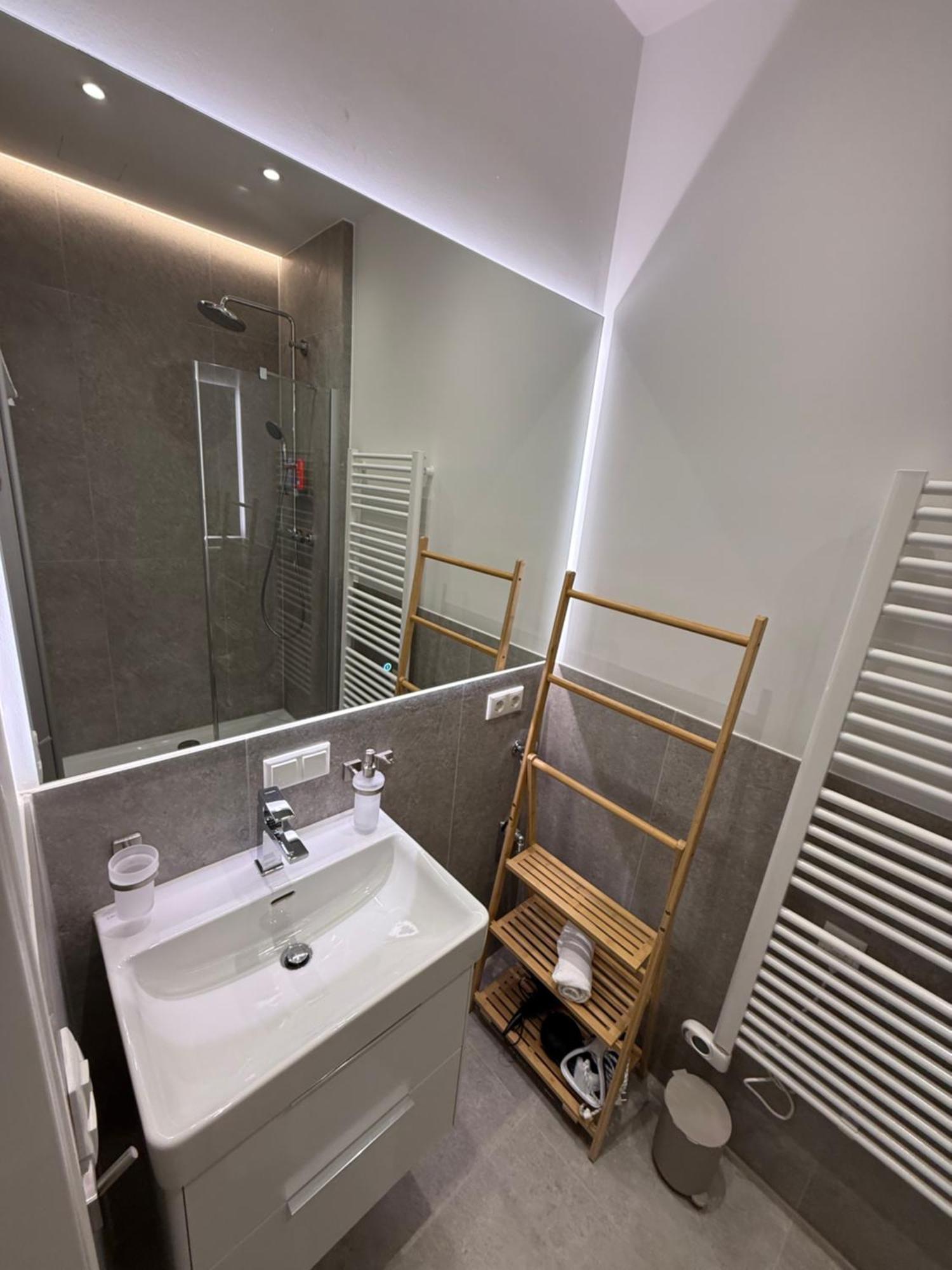 Beckhomes Munich, New, 2br With Terrace Apartment *